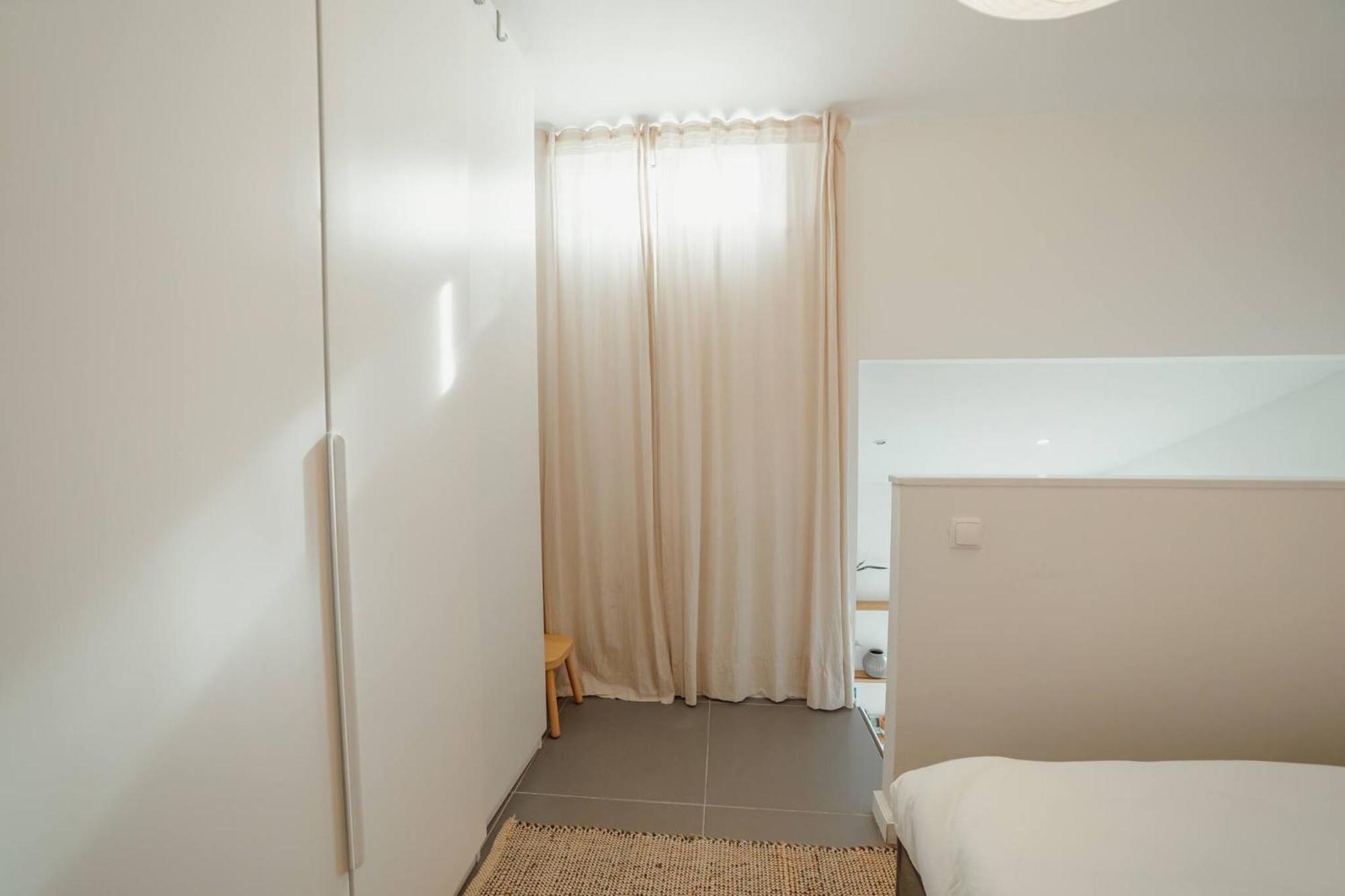 Apartment Modern By Hosty *