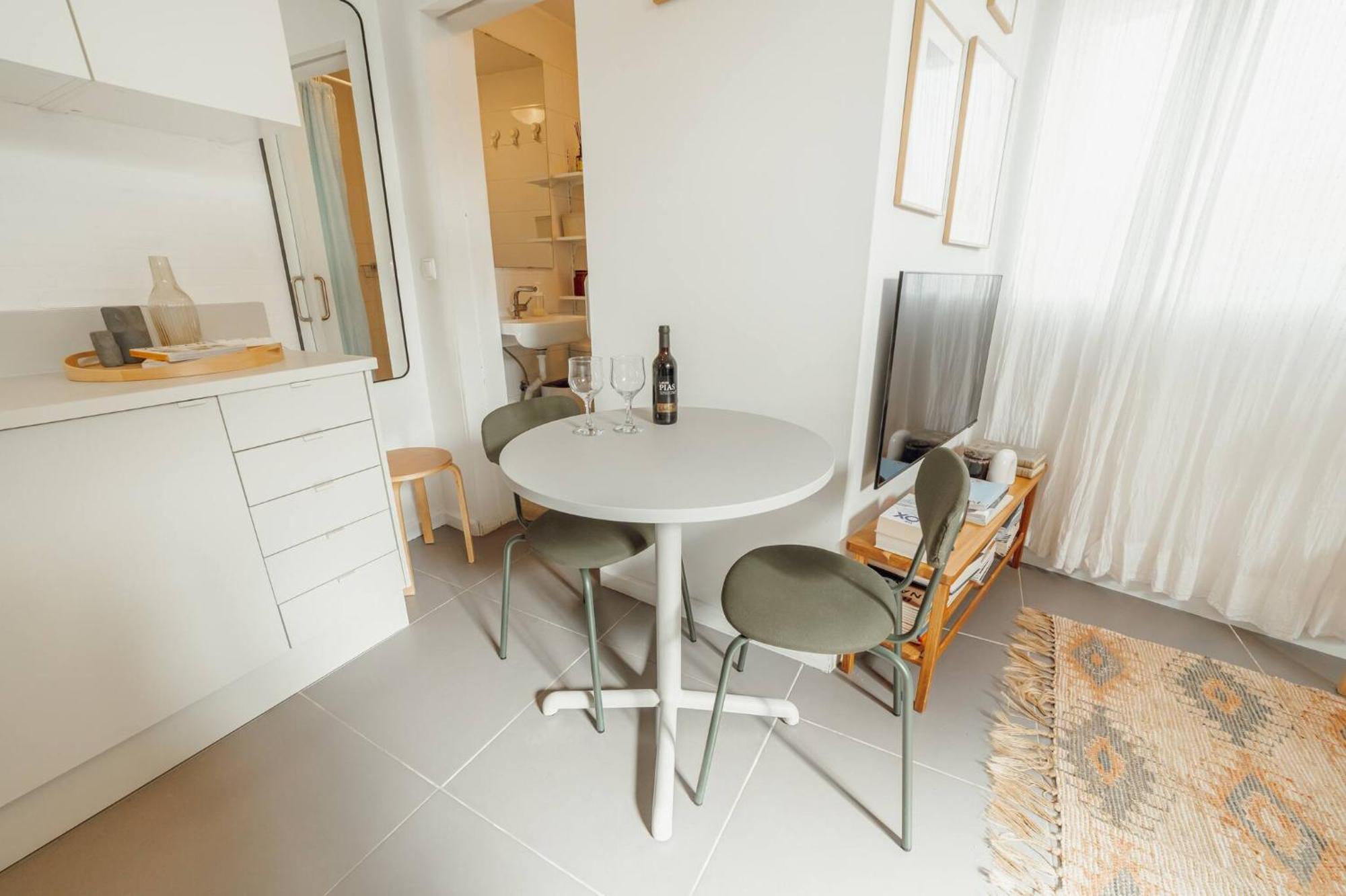 Apartment Modern By Hosty Porto