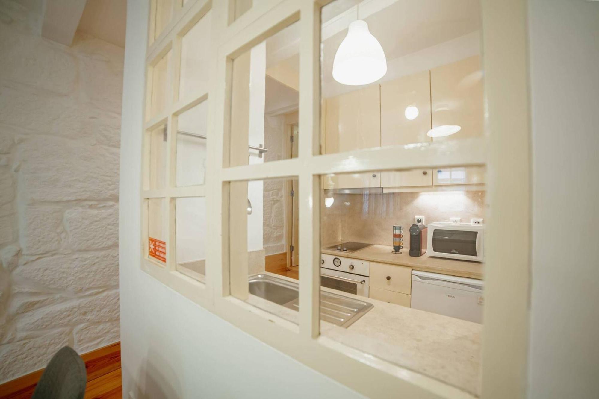 Vintage Flat By Hosty *