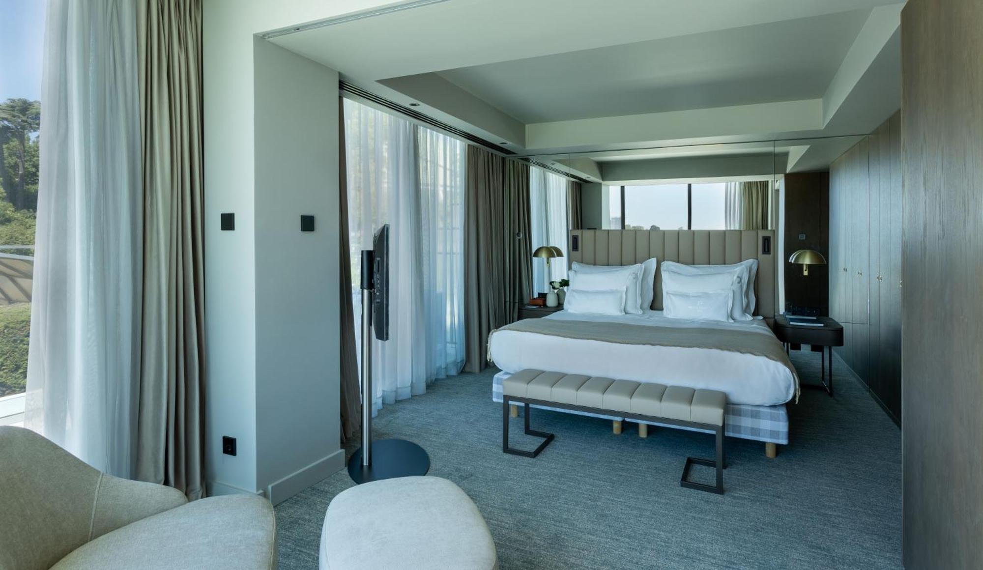 Altis Hotel