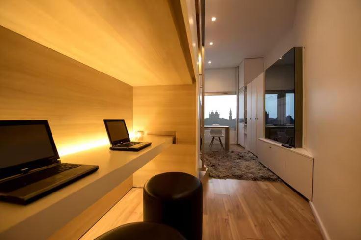 Space Shuttle - Tiny House Apartment *