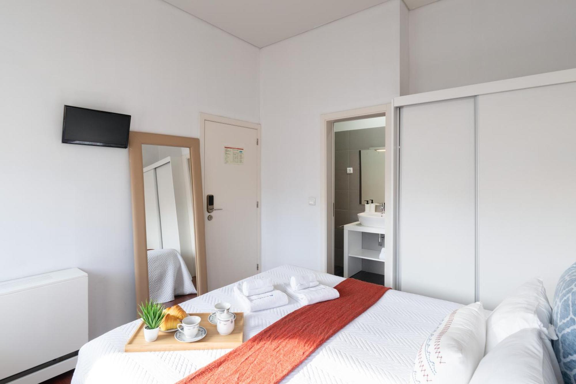 Apartment Host Wise - Cozy House W Balcony Porto