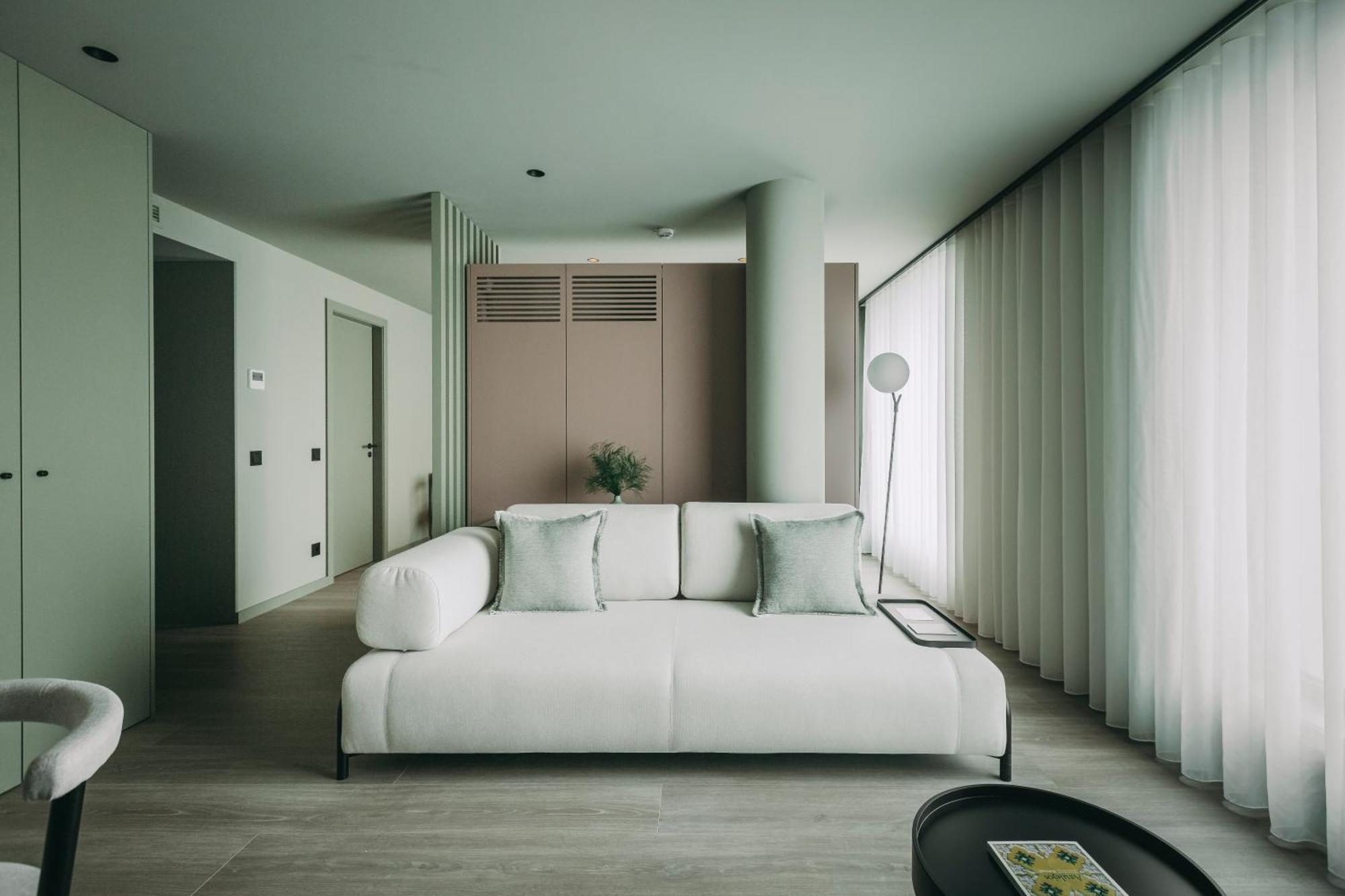 705 Prime Hotel