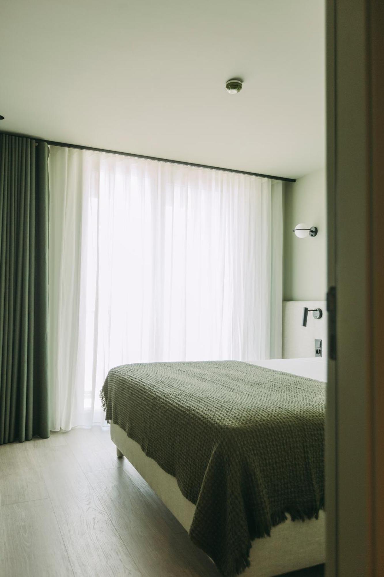Hotel 705 Prime