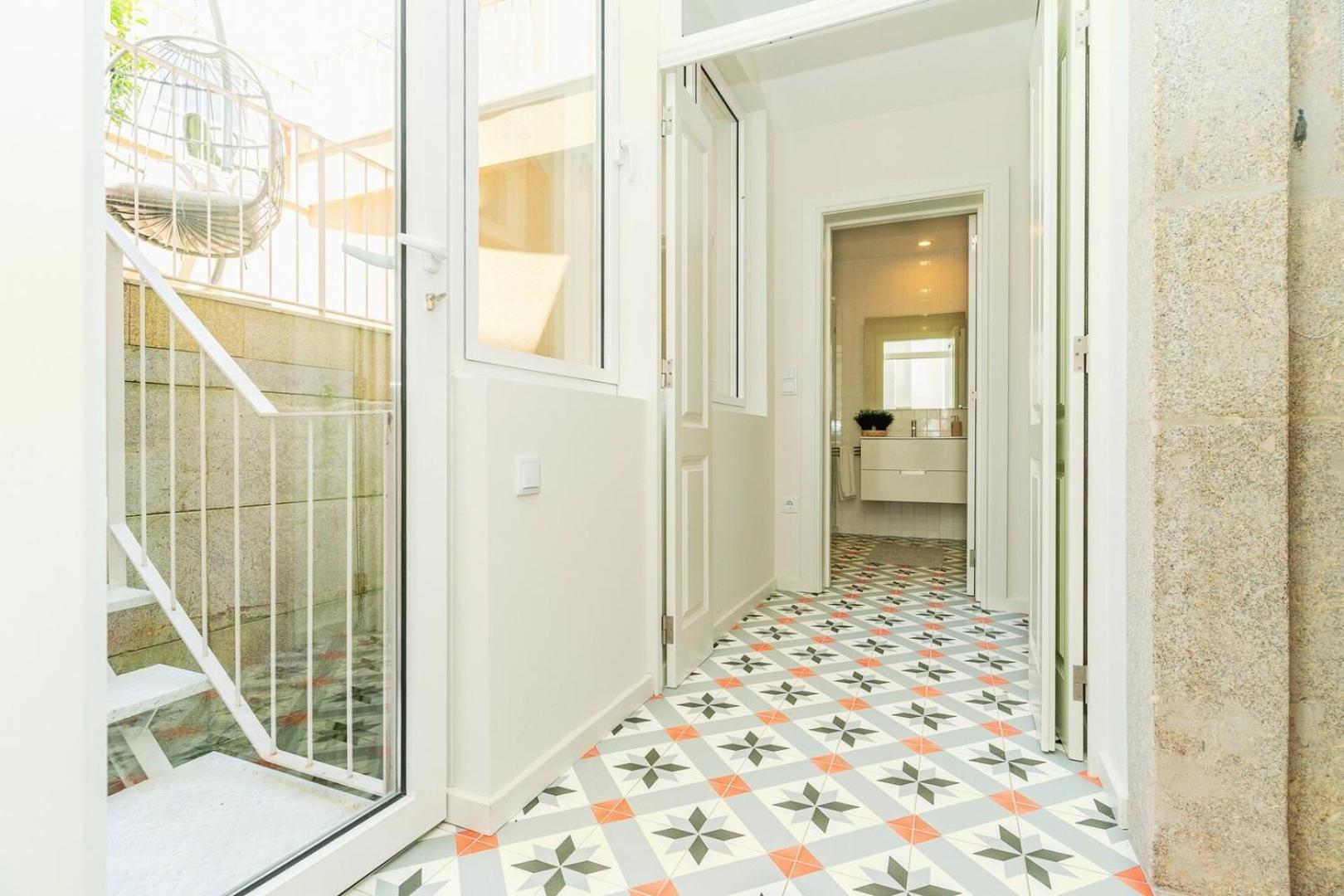 Apartment With Beautiful Garden In The Heart Of The *