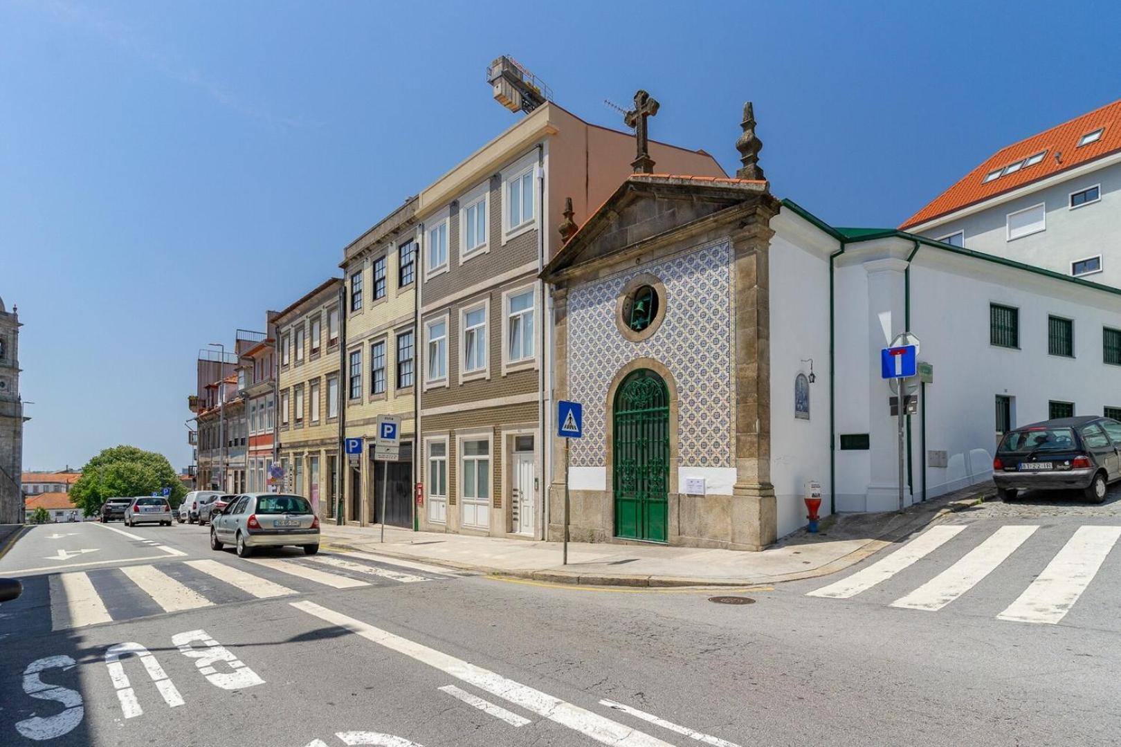 Apartment With Beautiful Garden In The Heart Of The Porto