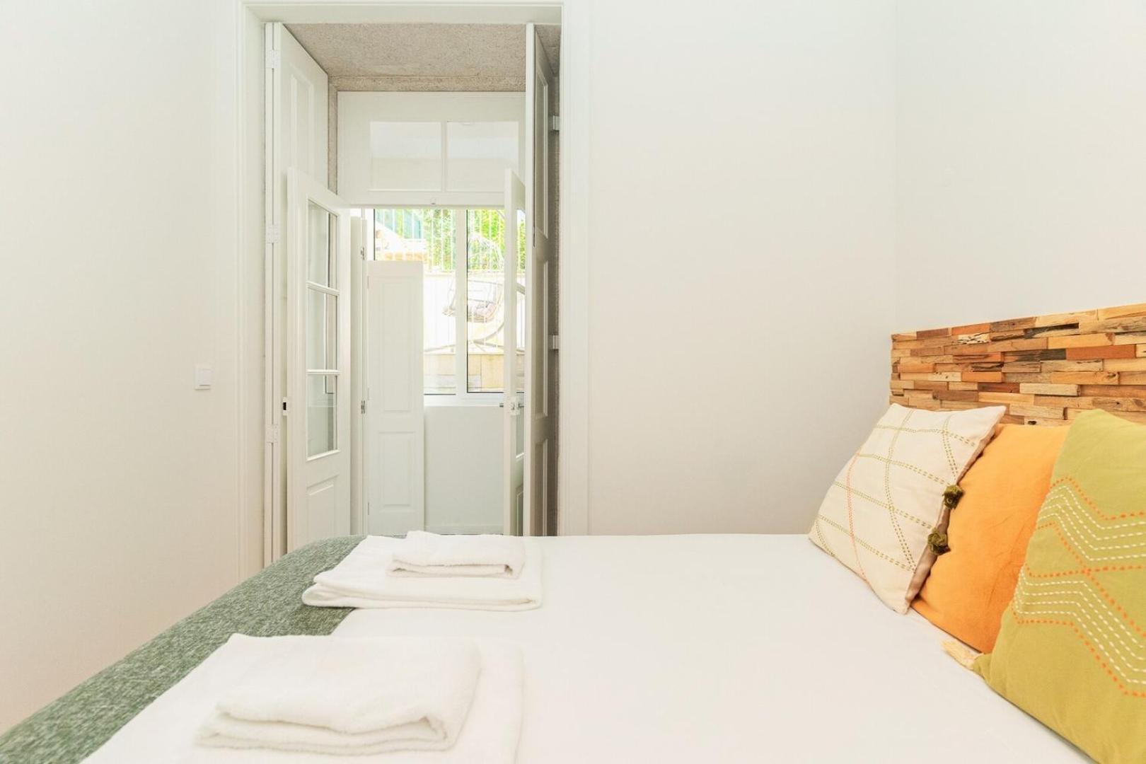 Apartment With Beautiful Garden In The Heart Of The *