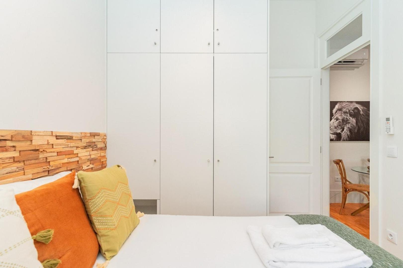 Apartment With Beautiful Garden In The Heart Of The