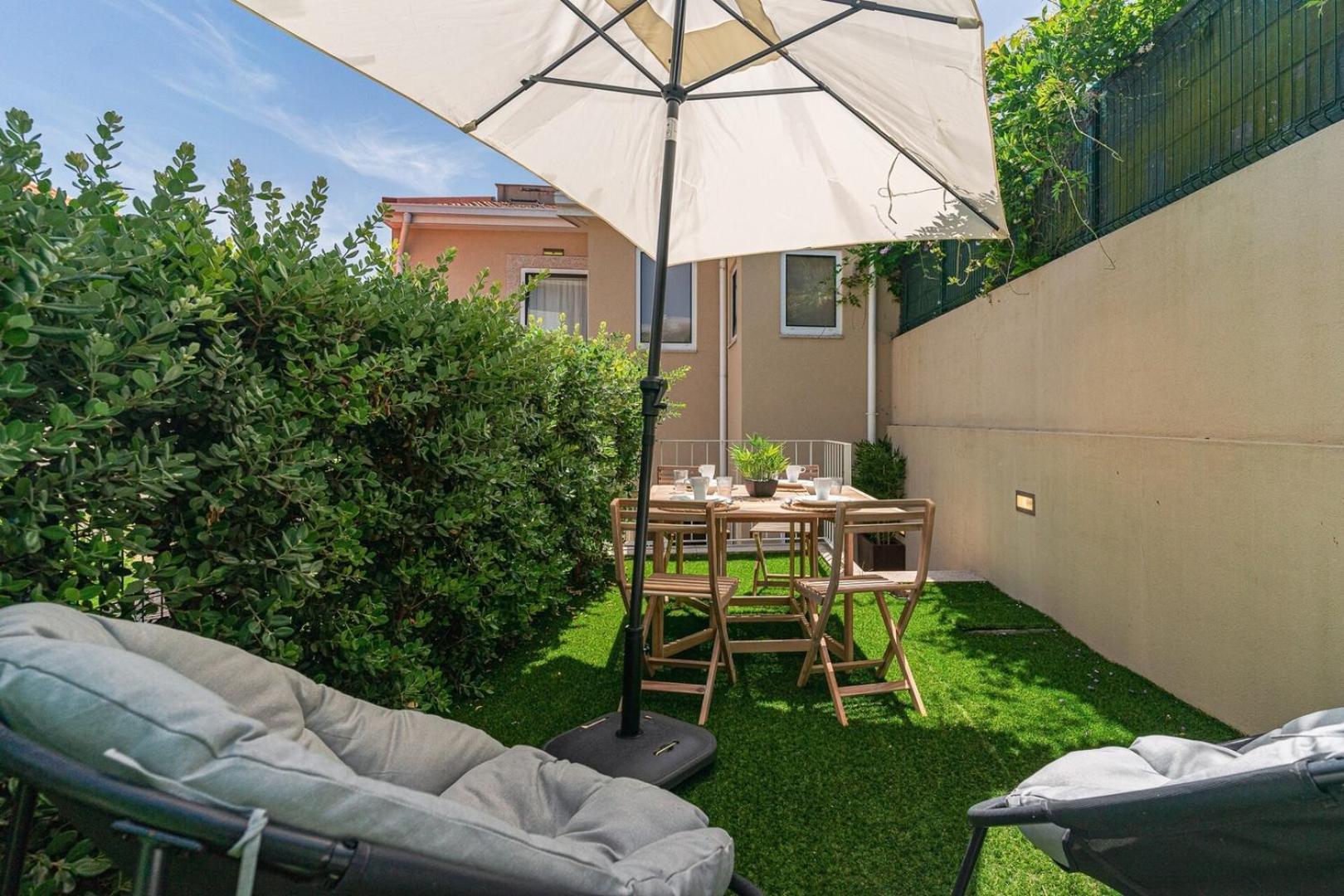 With Beautiful Garden In The Heart Of The Apartment