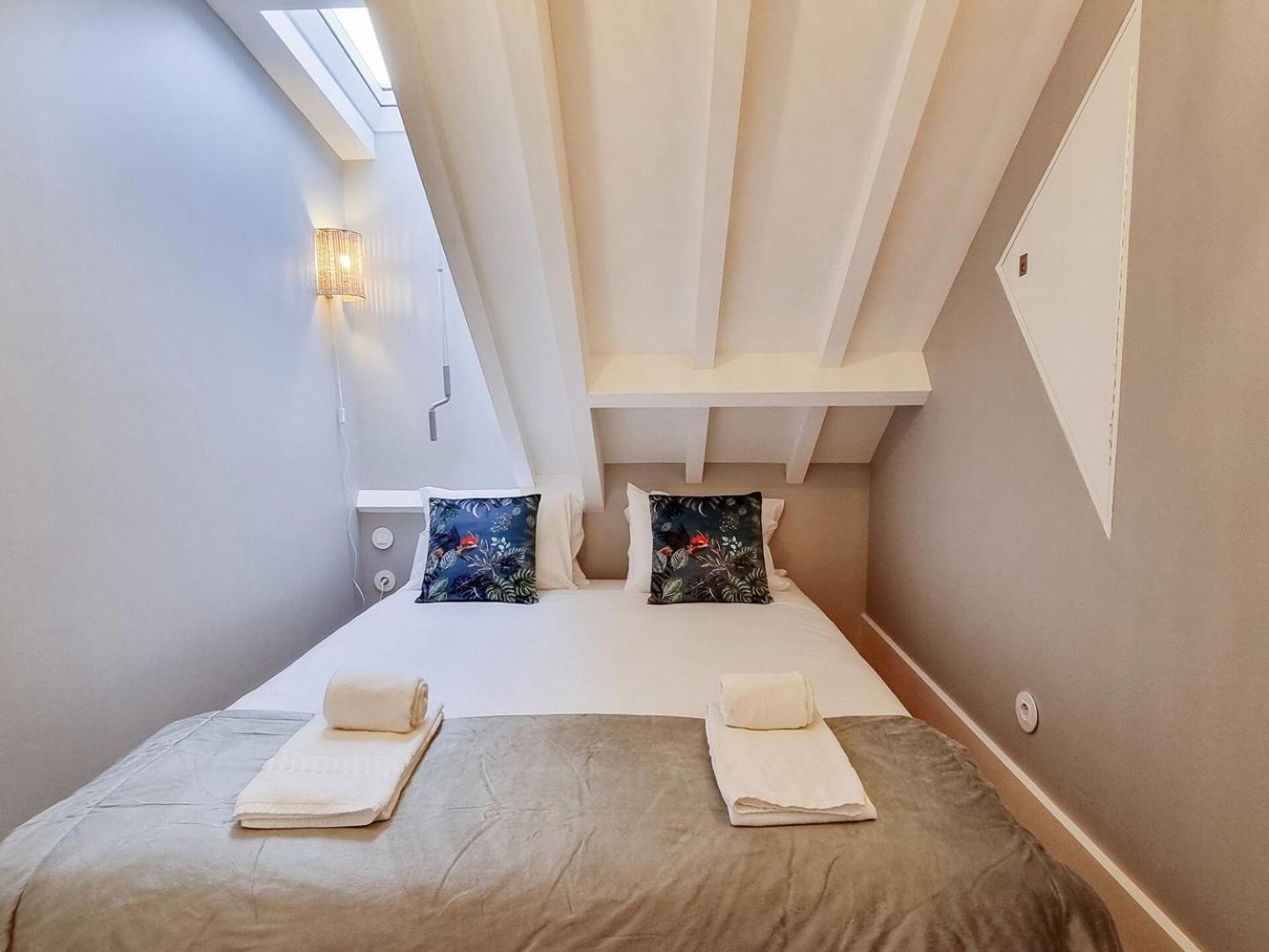 Apartment Charming Loft With Mezzanine In The Center *