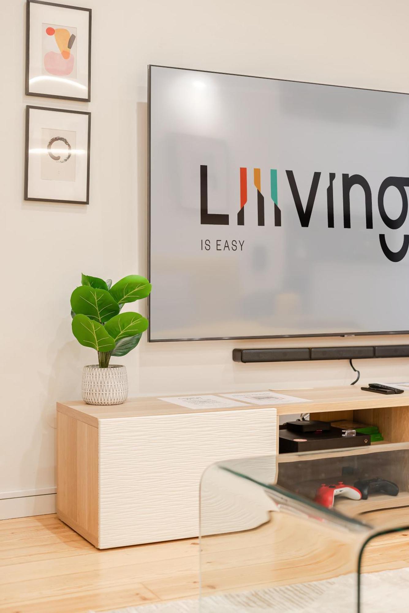 Liiiving In - Oasis Retreat Apartment *