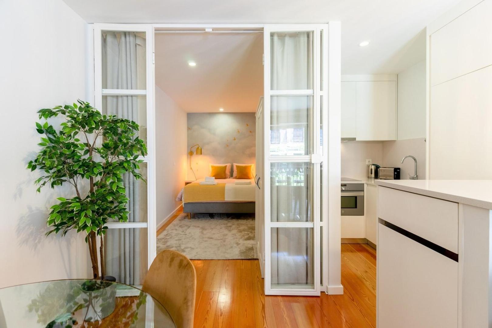 Luxury tent Flat With Cozy Balcony In The Heart Of Center