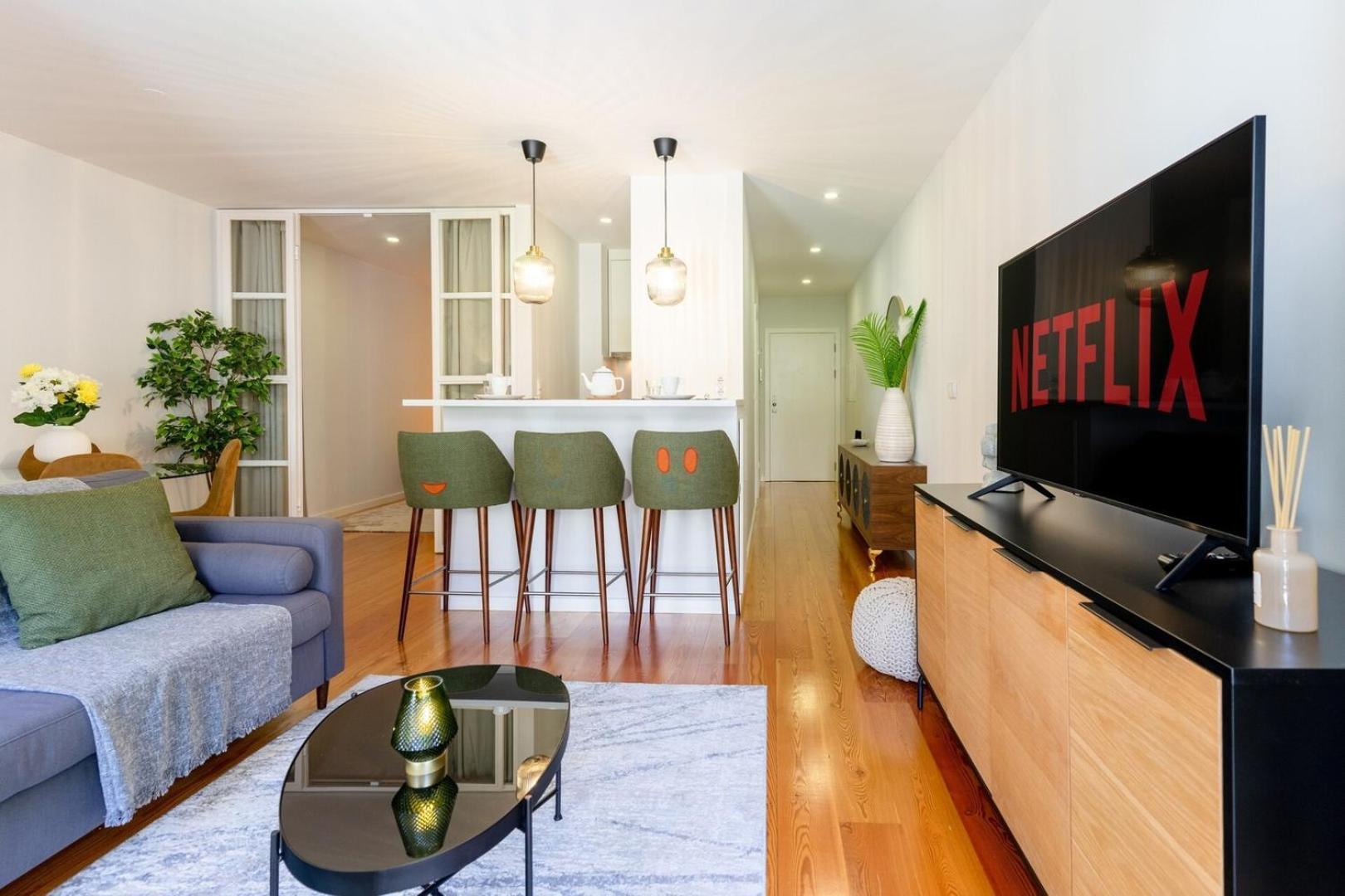 Flat With Cozy Balcony In The Heart Of Center