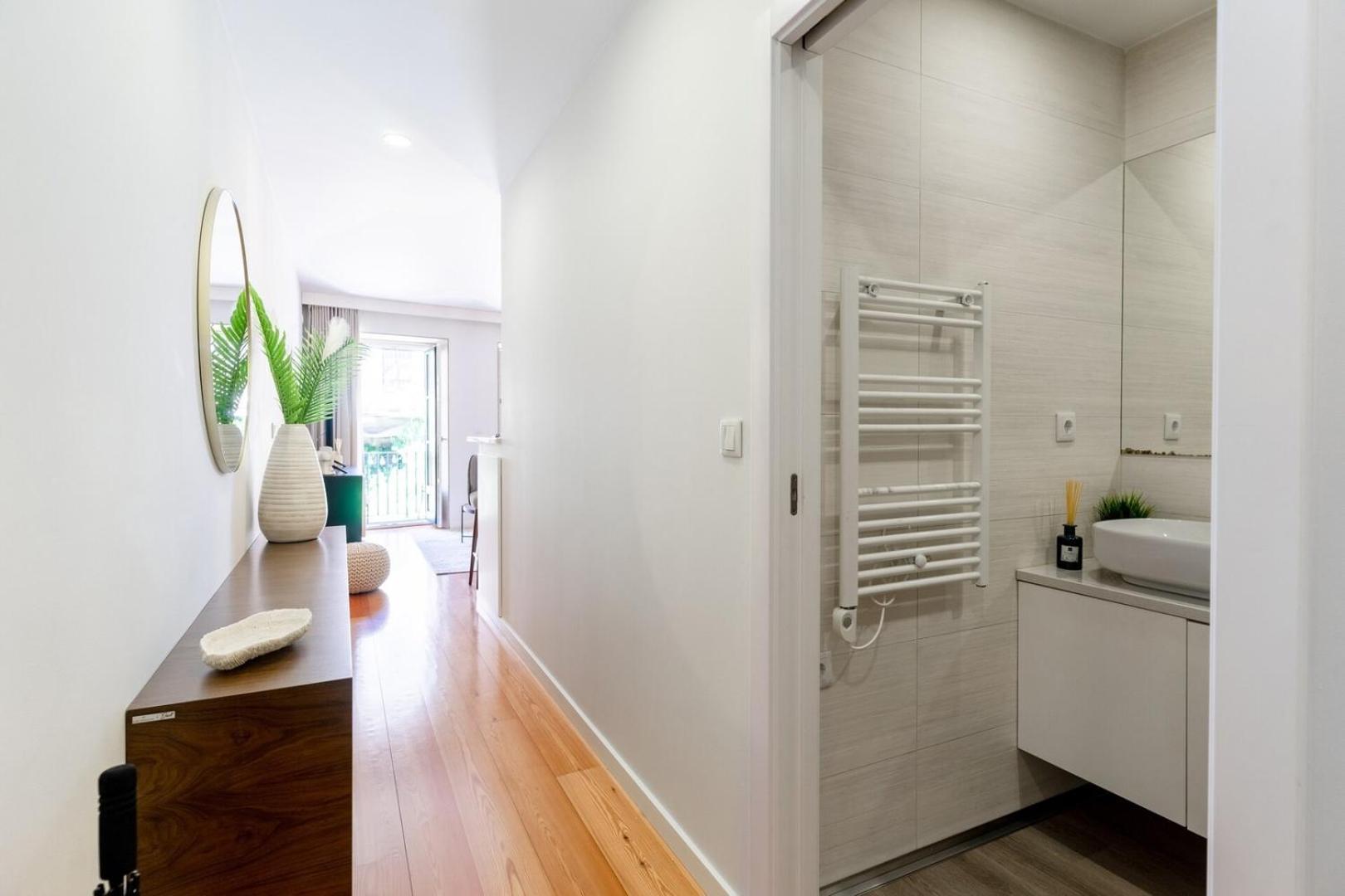 Flat With Cozy Balcony In The Heart Of Center *