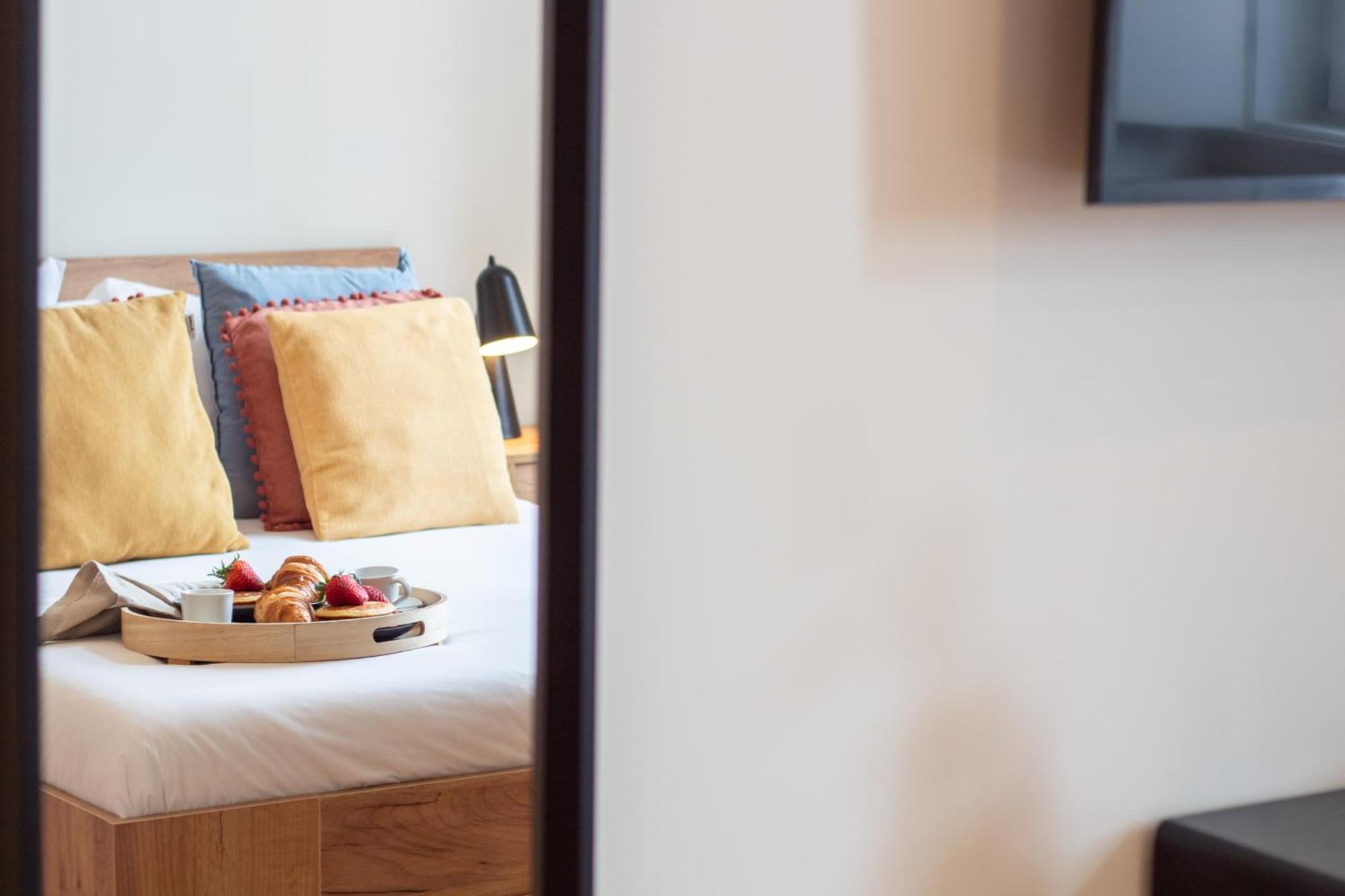 Apartment Miragaia W Patio By Lovelystay *