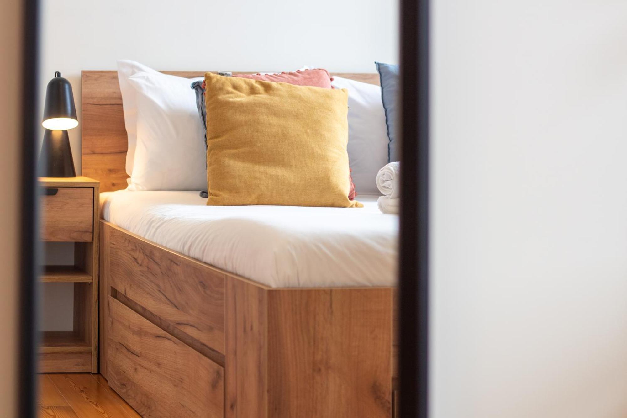 Apartment Miragaia W Patio By Lovelystay Porto