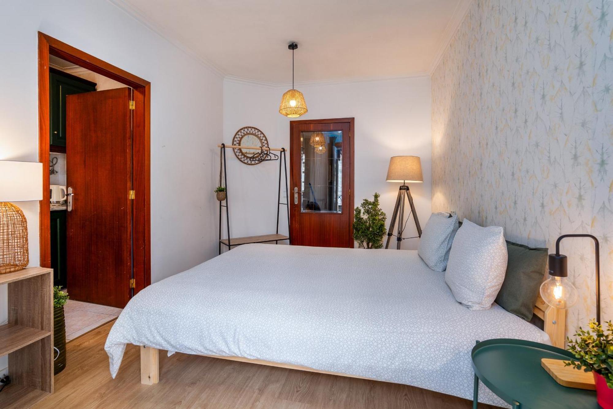 Renovated Feb25 Clerigos Cozy Balcony With Self Check In