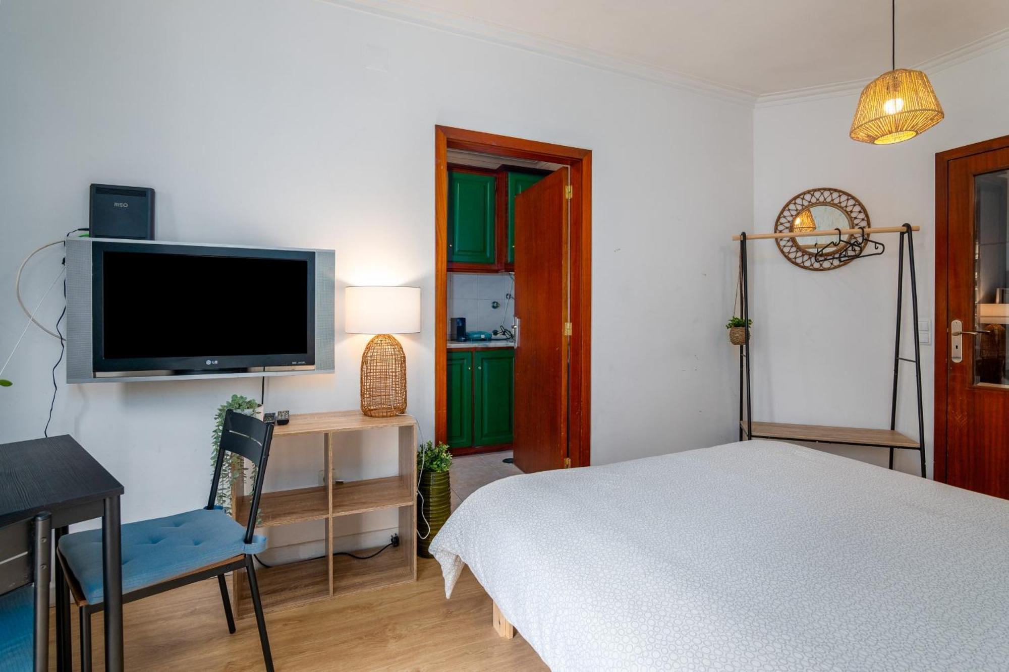Renovated Feb25 Clerigos Cozy Balcony With Self Check In Appartement