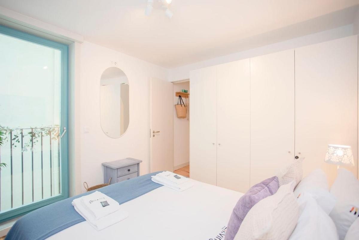Liiiving In - Boho Blue Apartment Porto