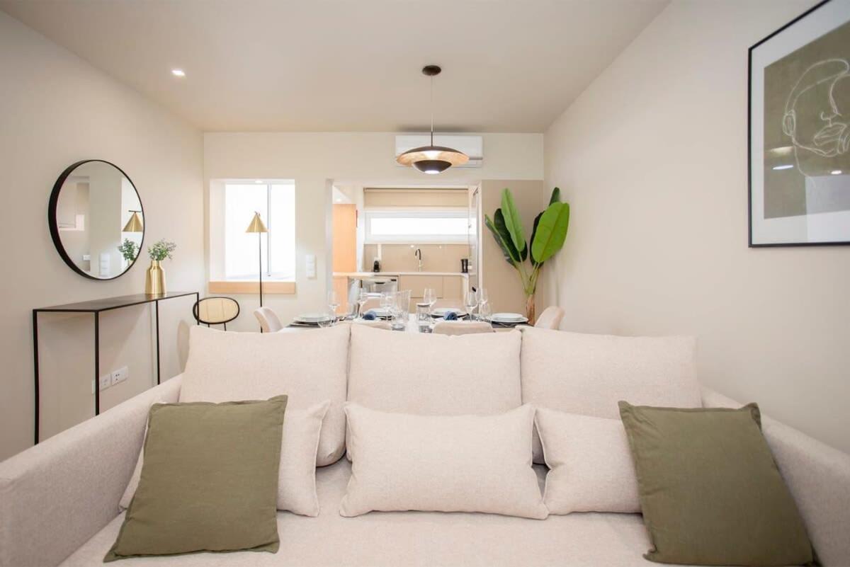 Apartment Liiiving In - Uptown Pearl