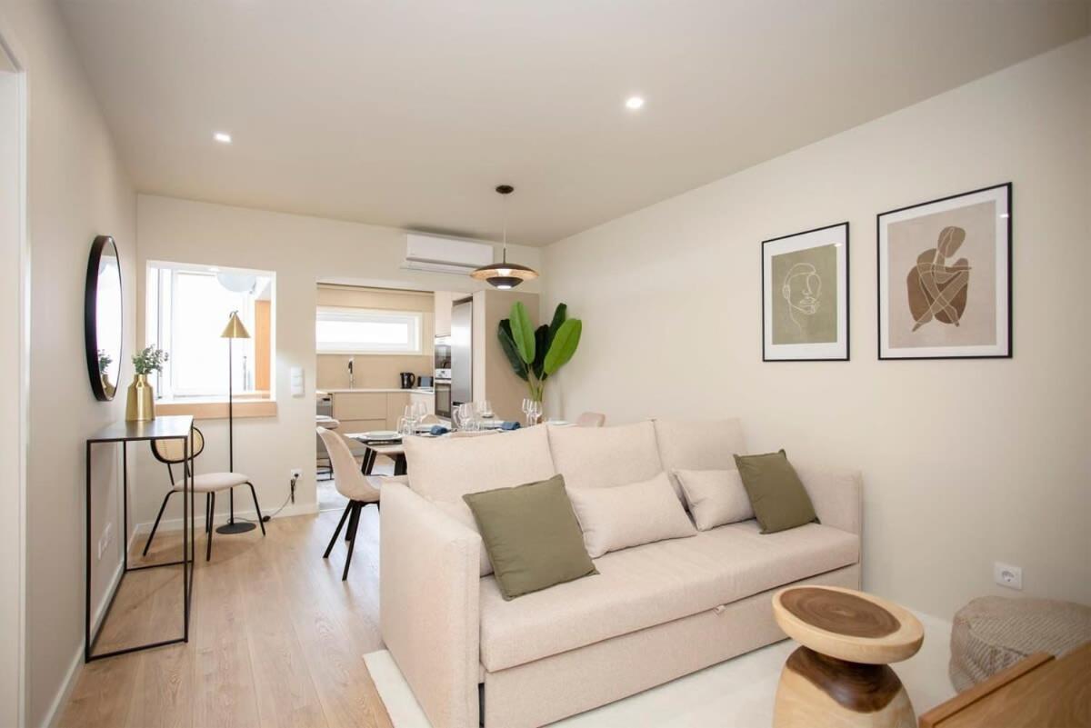 Liiiving In - Uptown Pearl Apartment