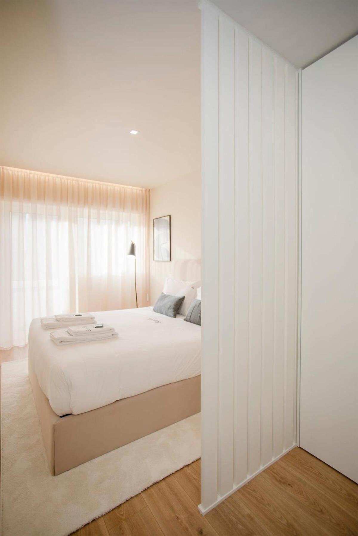 Liiiving In - Uptown Pearl Apartment *