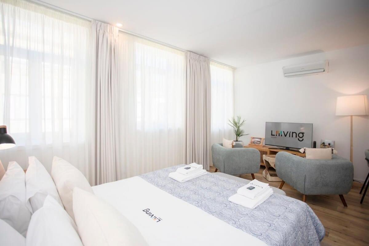 Liiiving In - Urban Art Apartment