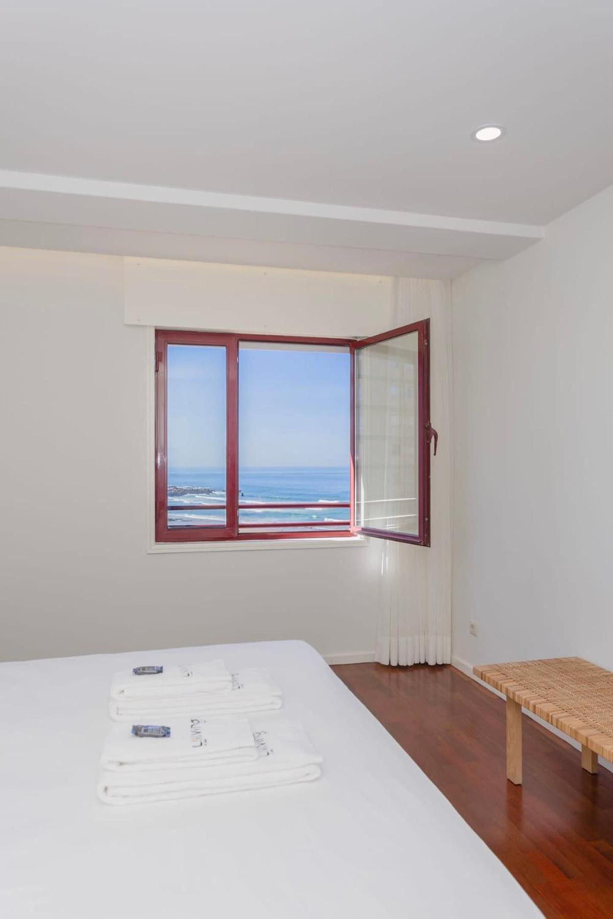Liiiving In Matosinhos - Seaside Balcony Apartment Porto