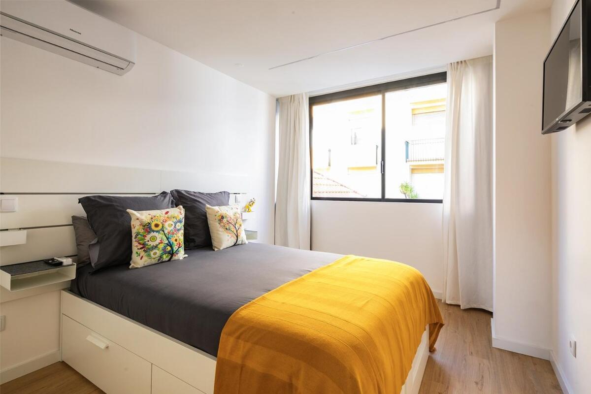Yellow Breeze By Cozy Porto