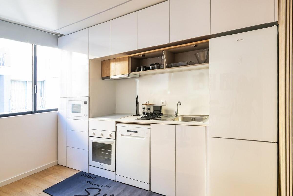 Apartment Yellow Breeze By Cozy