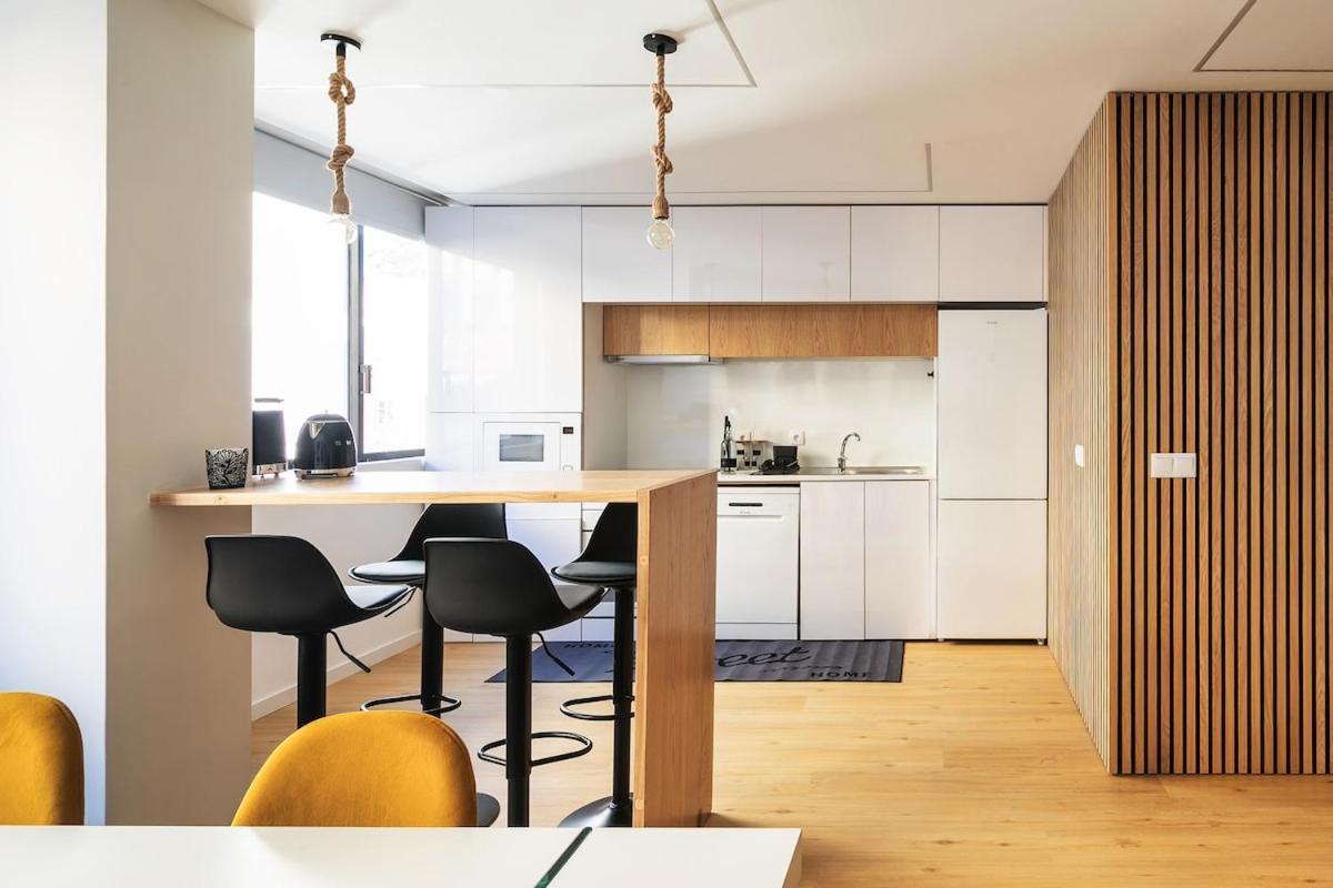 Yellow Breeze By Cozy Apartment