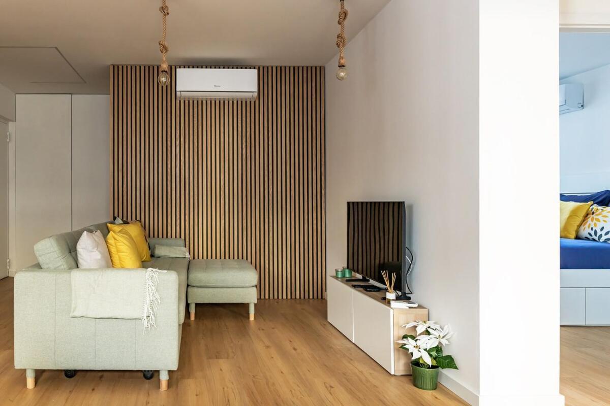 Apartment Yellow Breeze By Cozy *