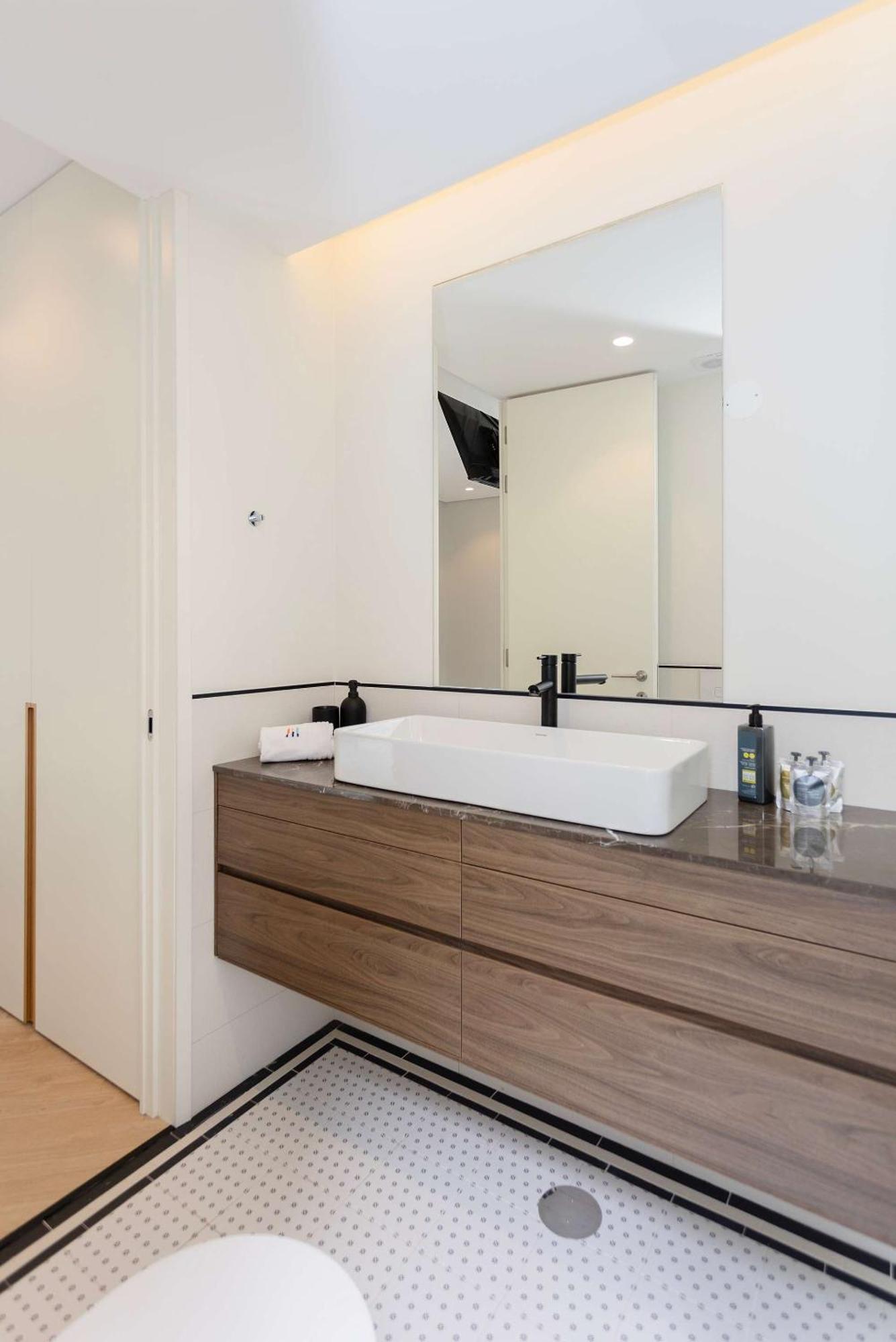 Liiiving In - Pool Paradise Appartement Porto