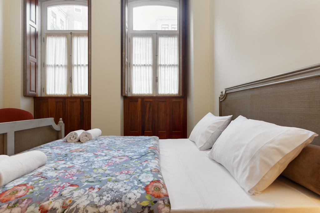 Chateau Apartment *