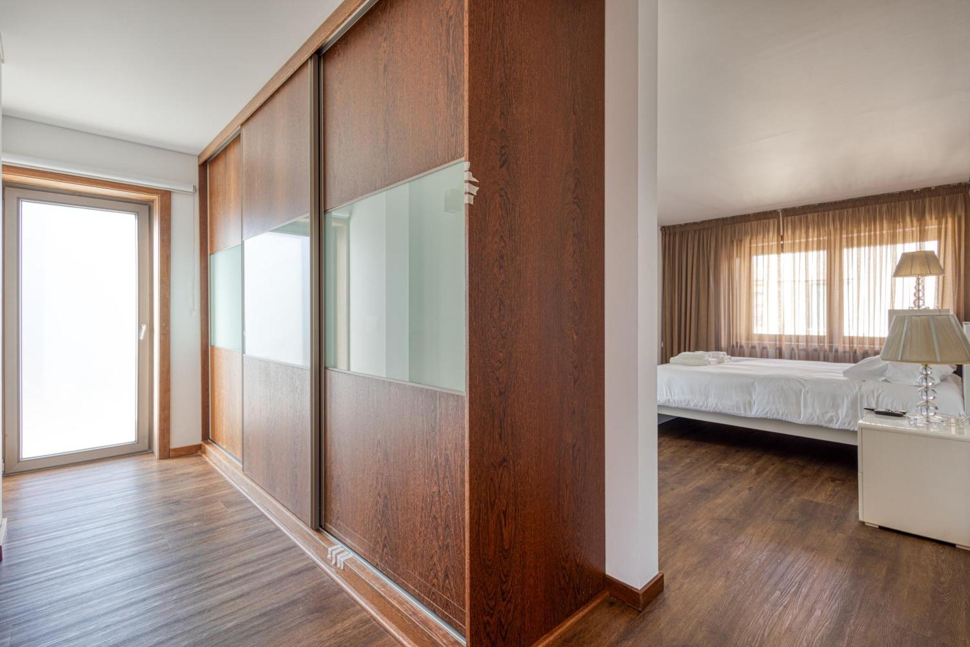 On - Luxury House - Pool & Parking & Pet Friendly