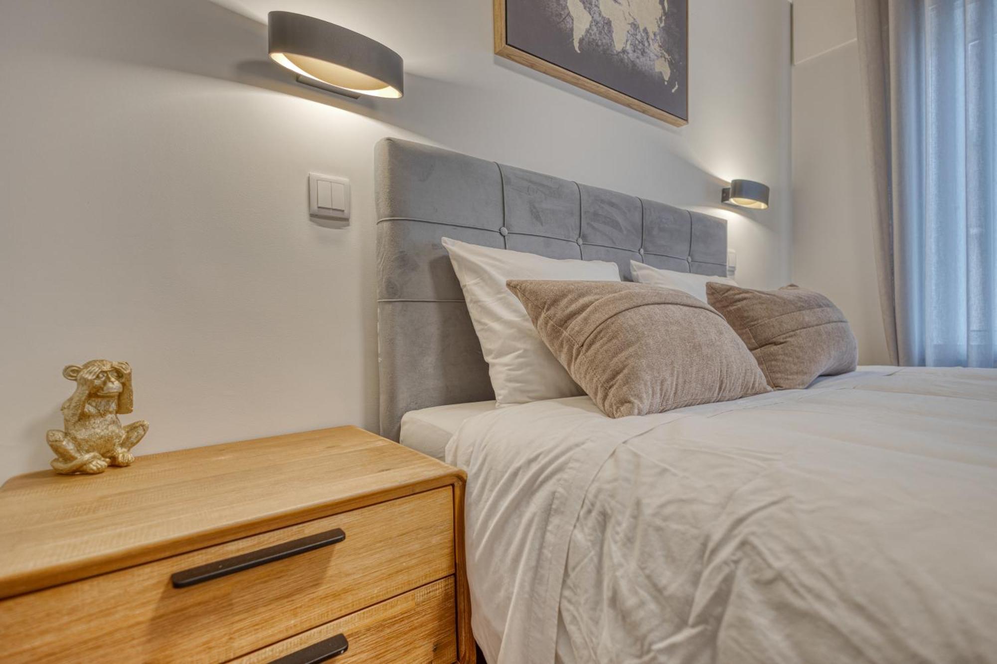 700 Esperanca Apartment