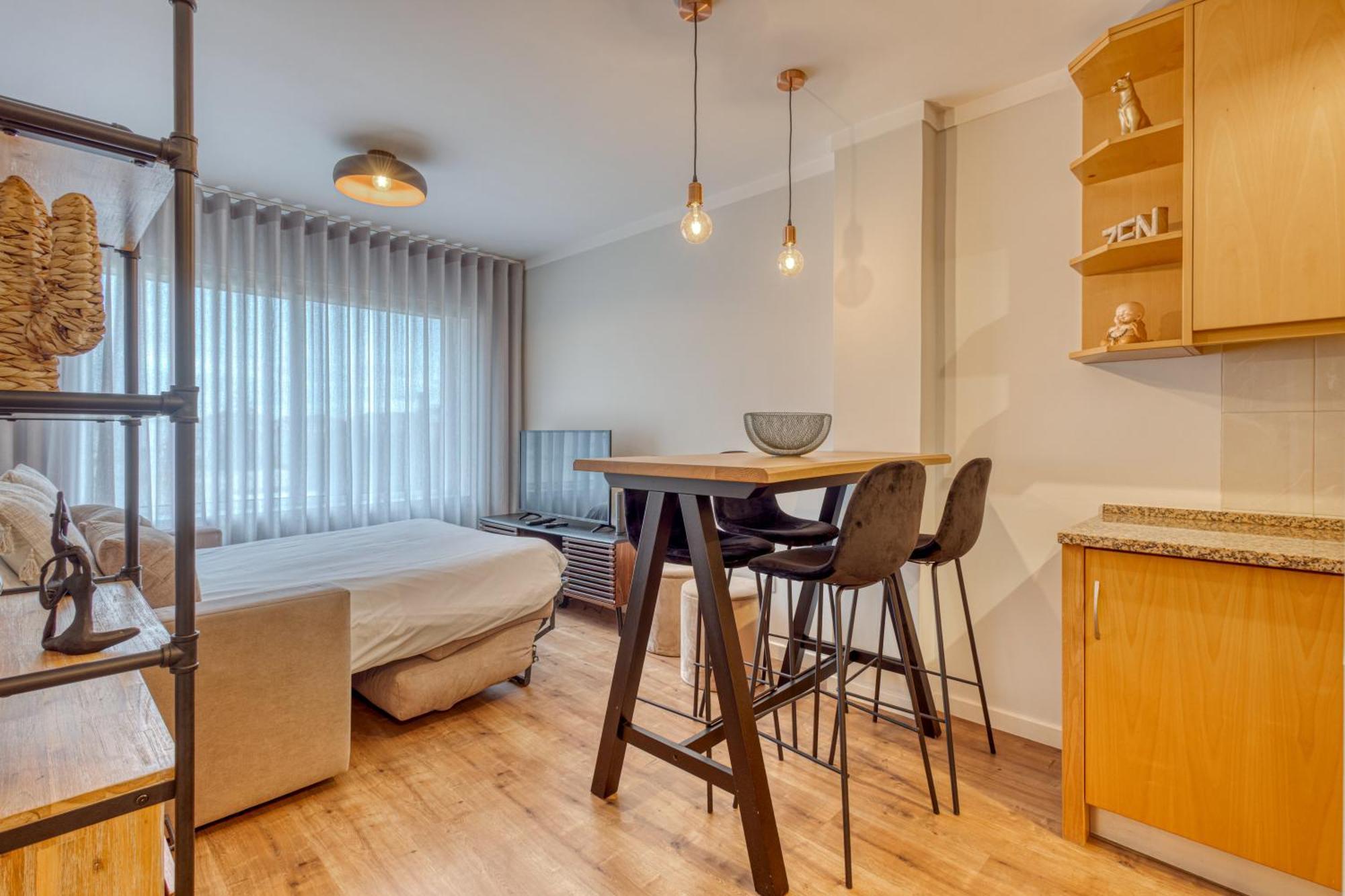 700 Esperanca Apartment