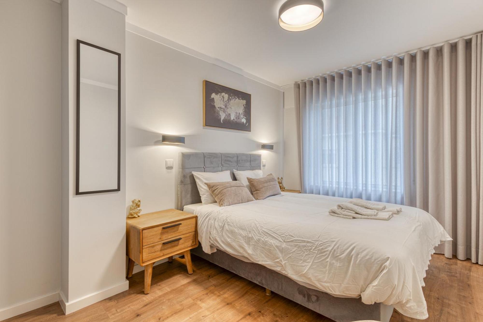 700 Esperanca Apartment