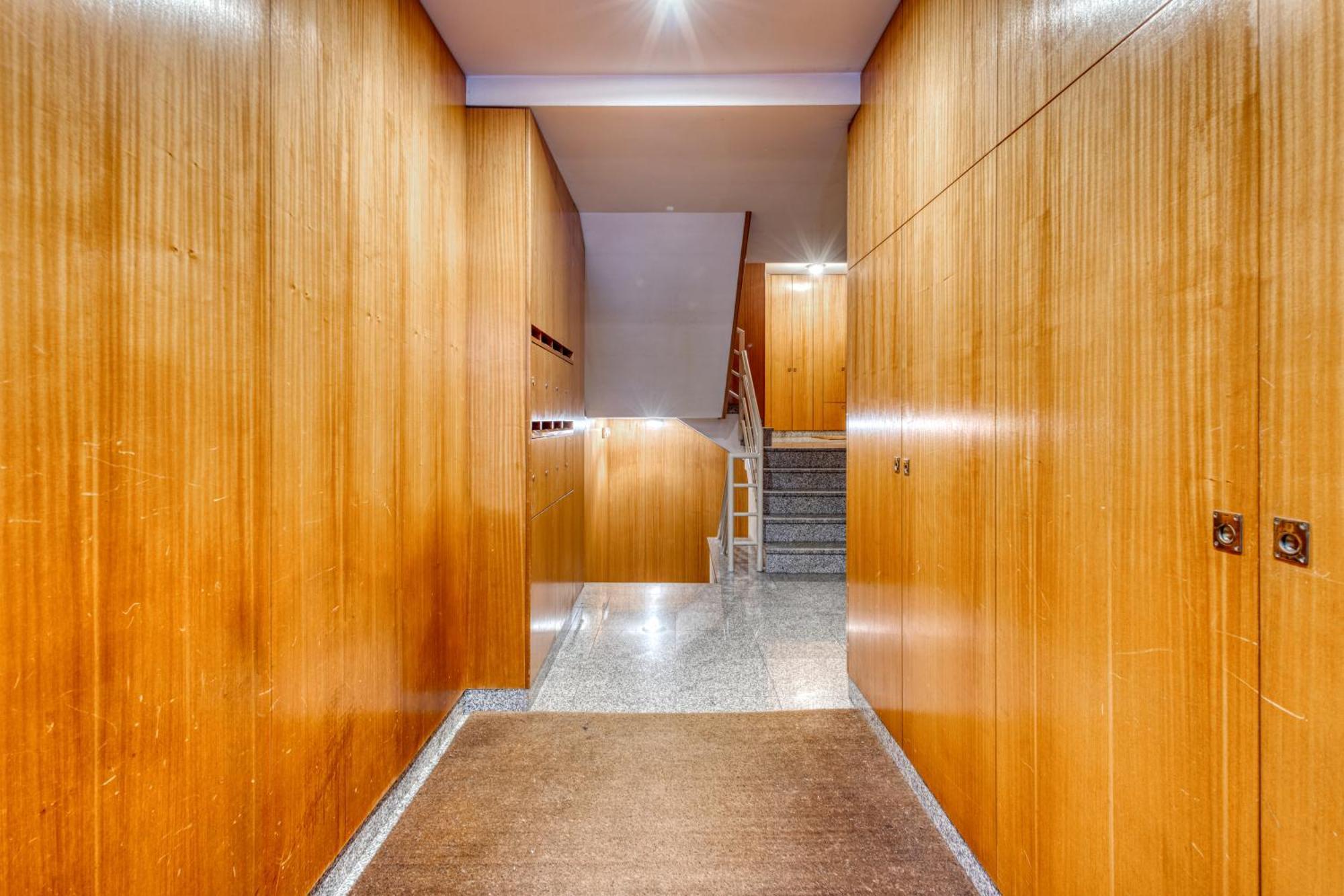 700 Esperanca Apartment