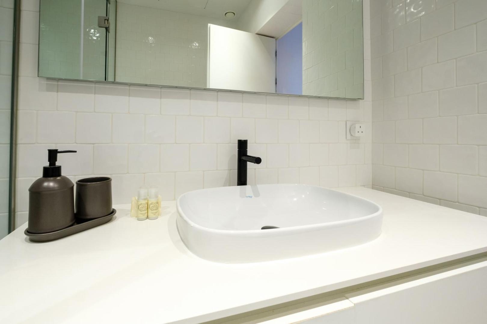 Apartment Spacious Loft W. Balcony In The Heart Of The