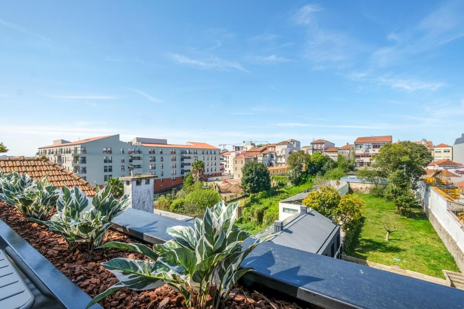 Apartment Spacious Loft W. Balcony In The Heart Of The *