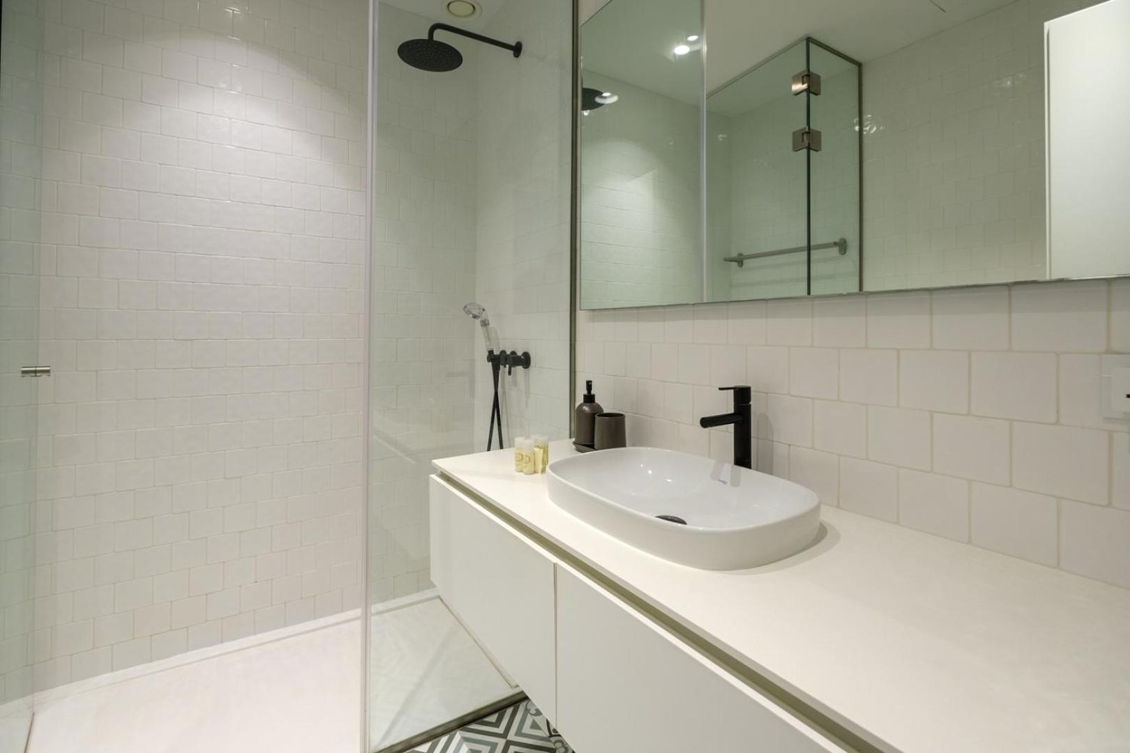 Apartment Spacious Loft W. Balcony In The Heart Of The