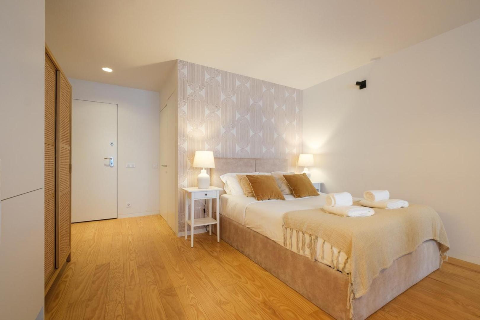 Apartment Spacious Loft W. Balcony In The Heart Of The *