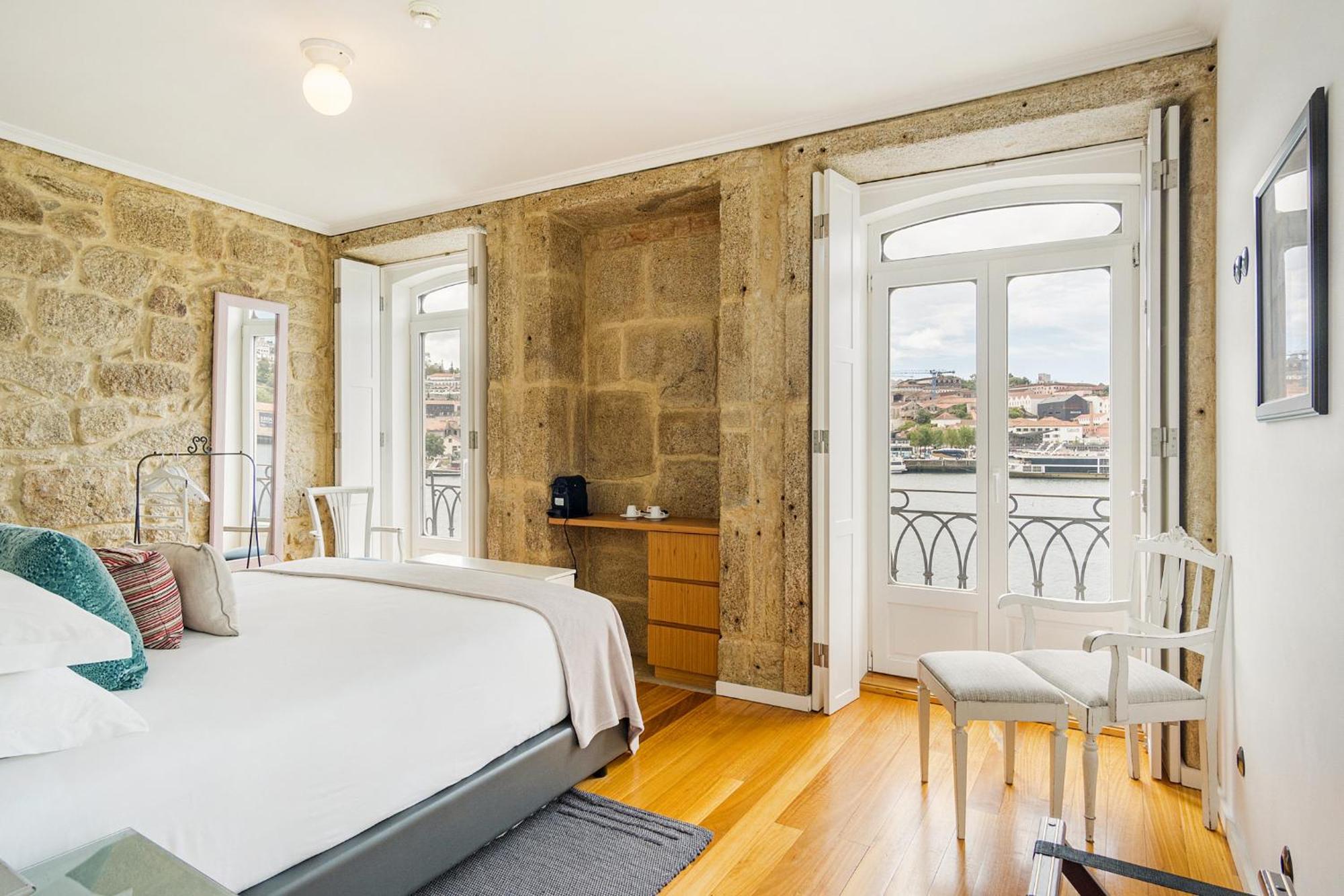 1872 River House By Olivia 4*