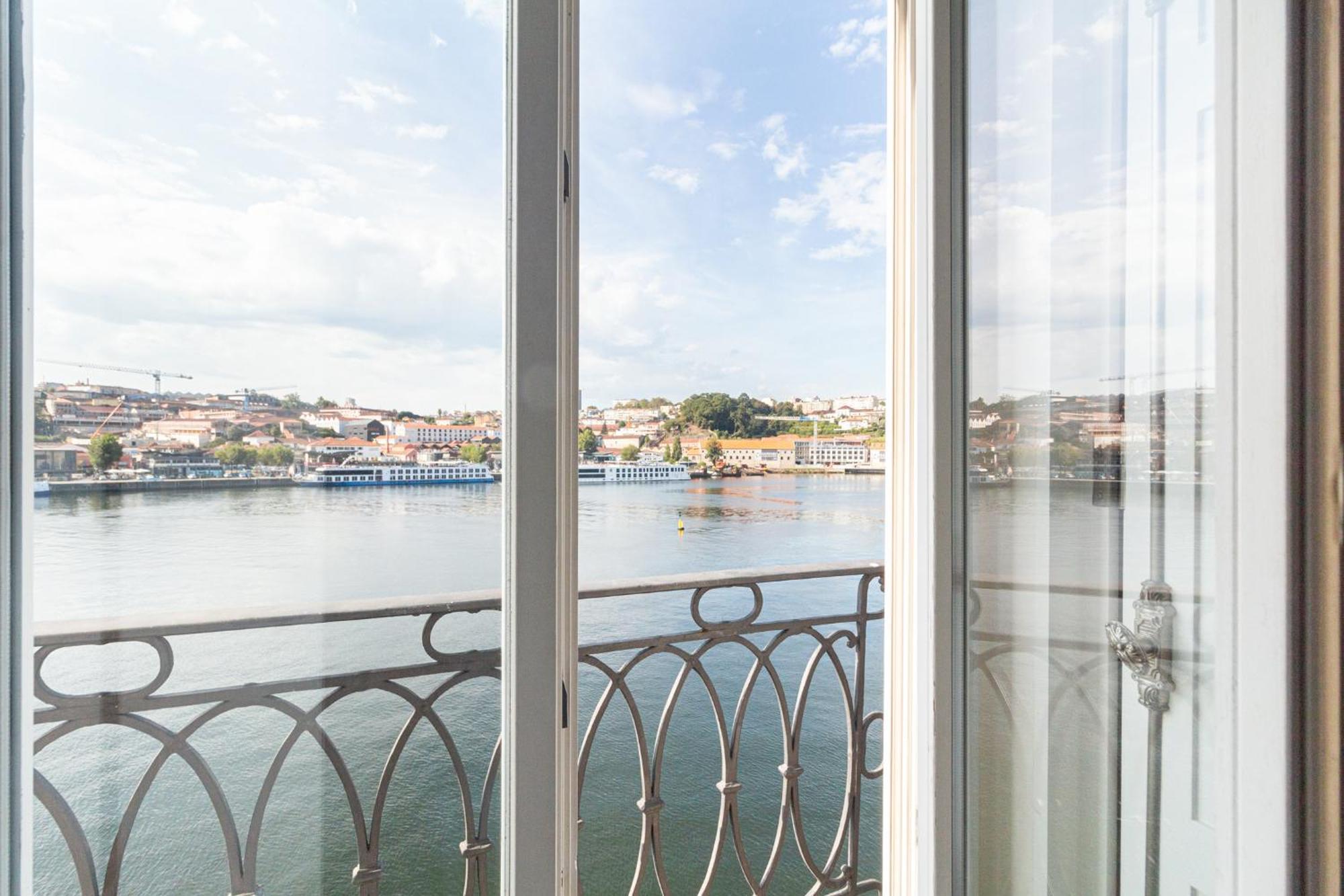 1872 River House By Olivia 4*