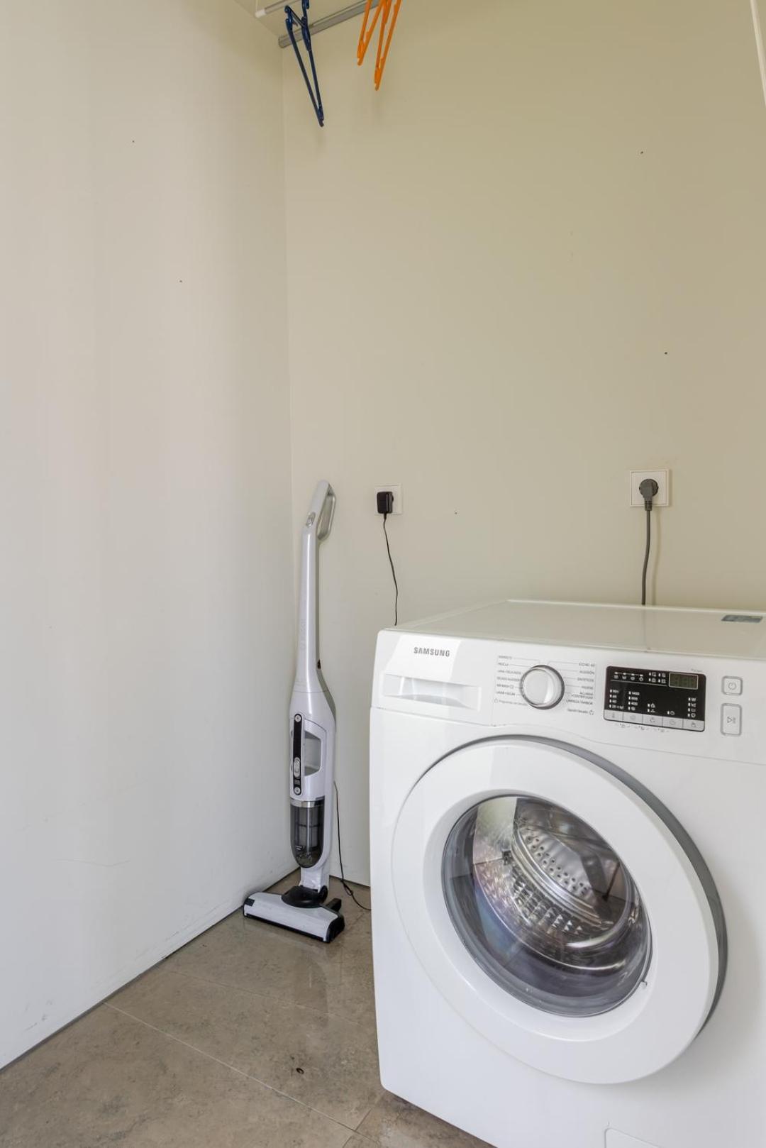 Hostwise - Grand W/ Pool, Garden & Garage