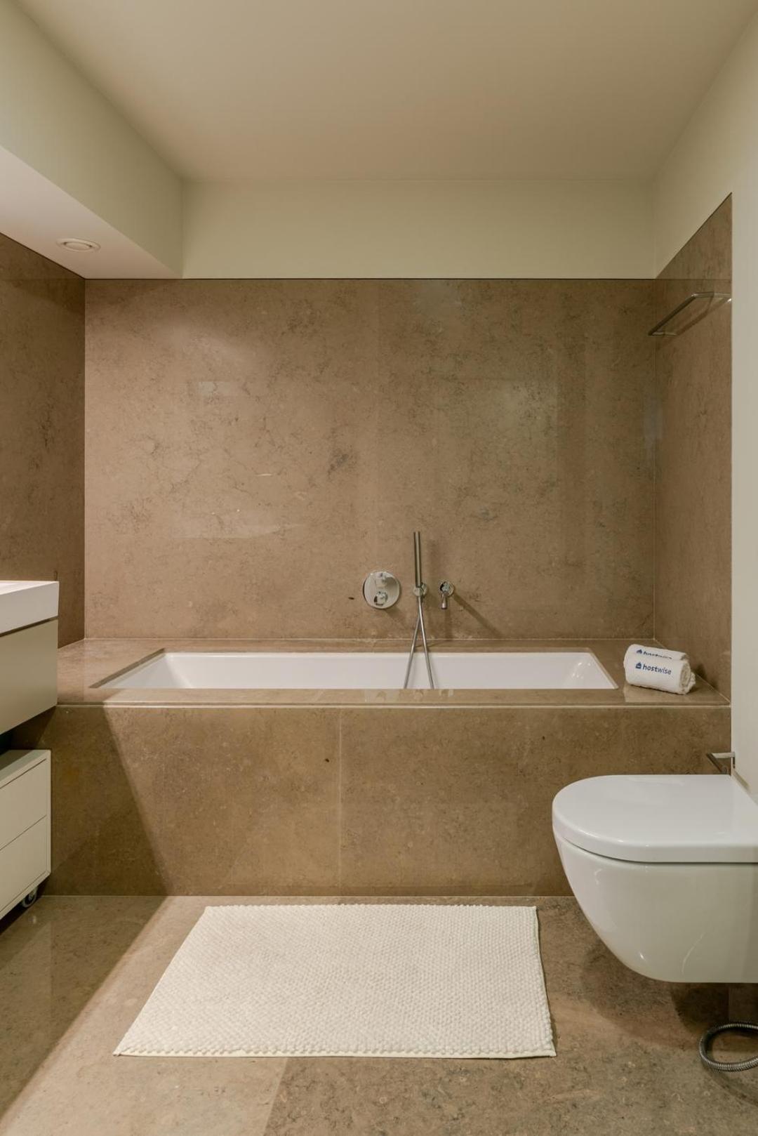 Hostwise - Grand W/ Pool, Garden & Garage Porto