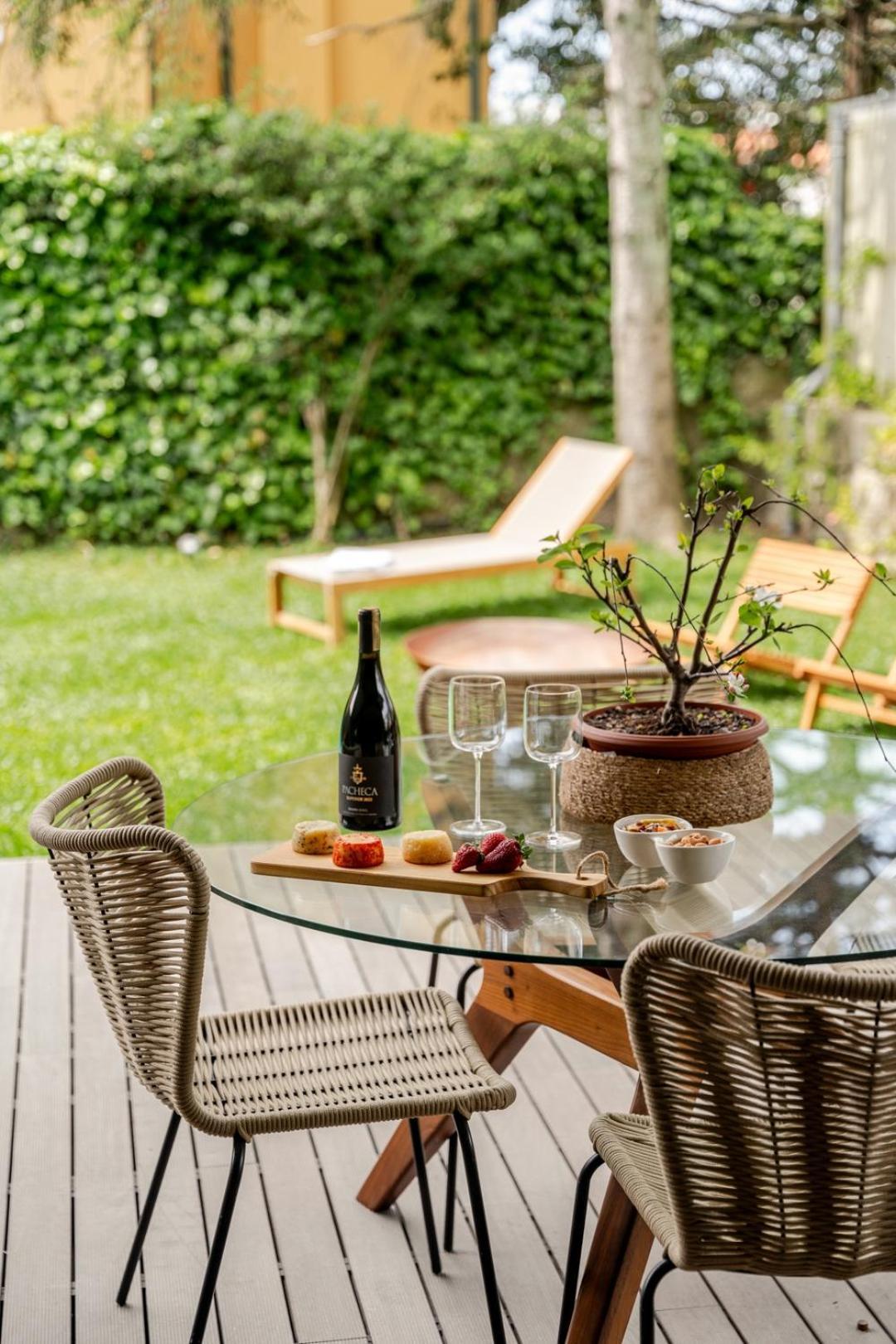 Hostwise - Grand W/ Pool, Garden & Garage * Porto