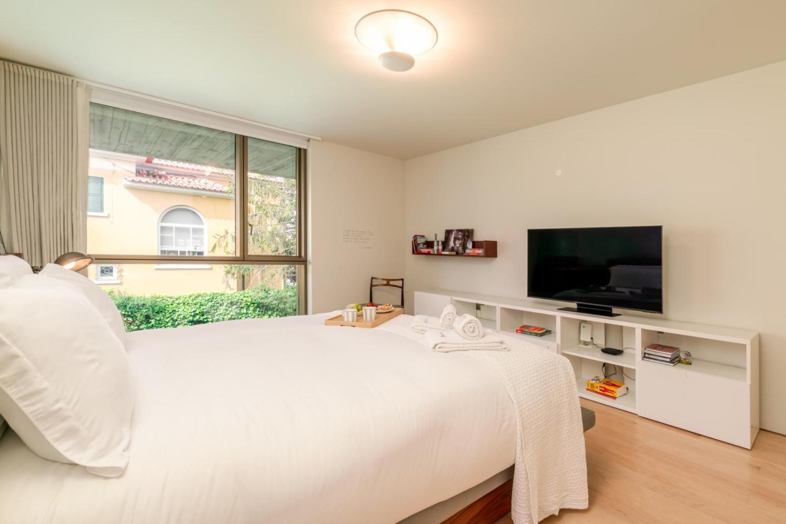 Hostwise - Grand W/ Pool, Garden & Garage Ferienhaus *