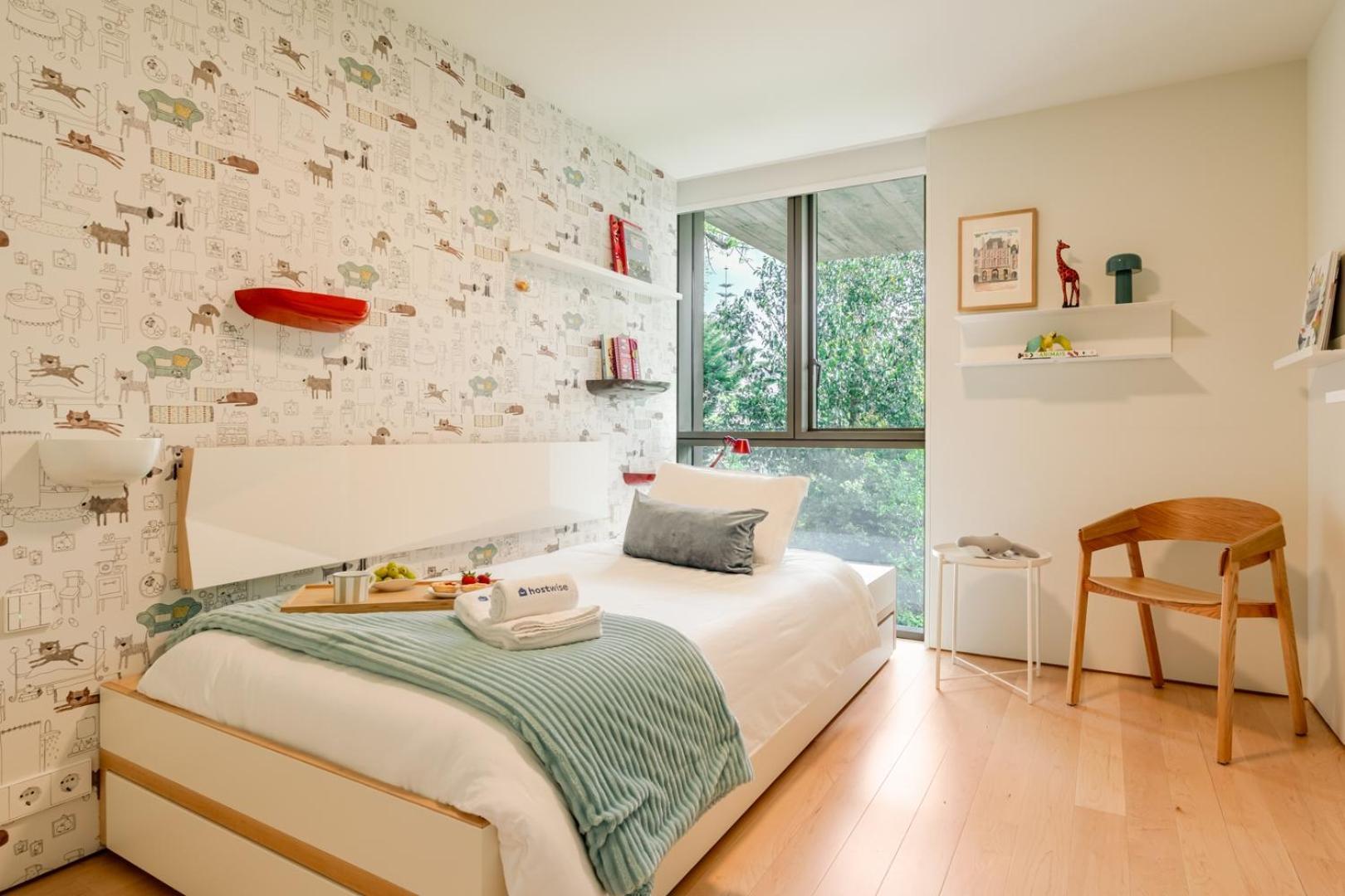 Hostwise - Grand W/ Pool, Garden & Garage * Porto